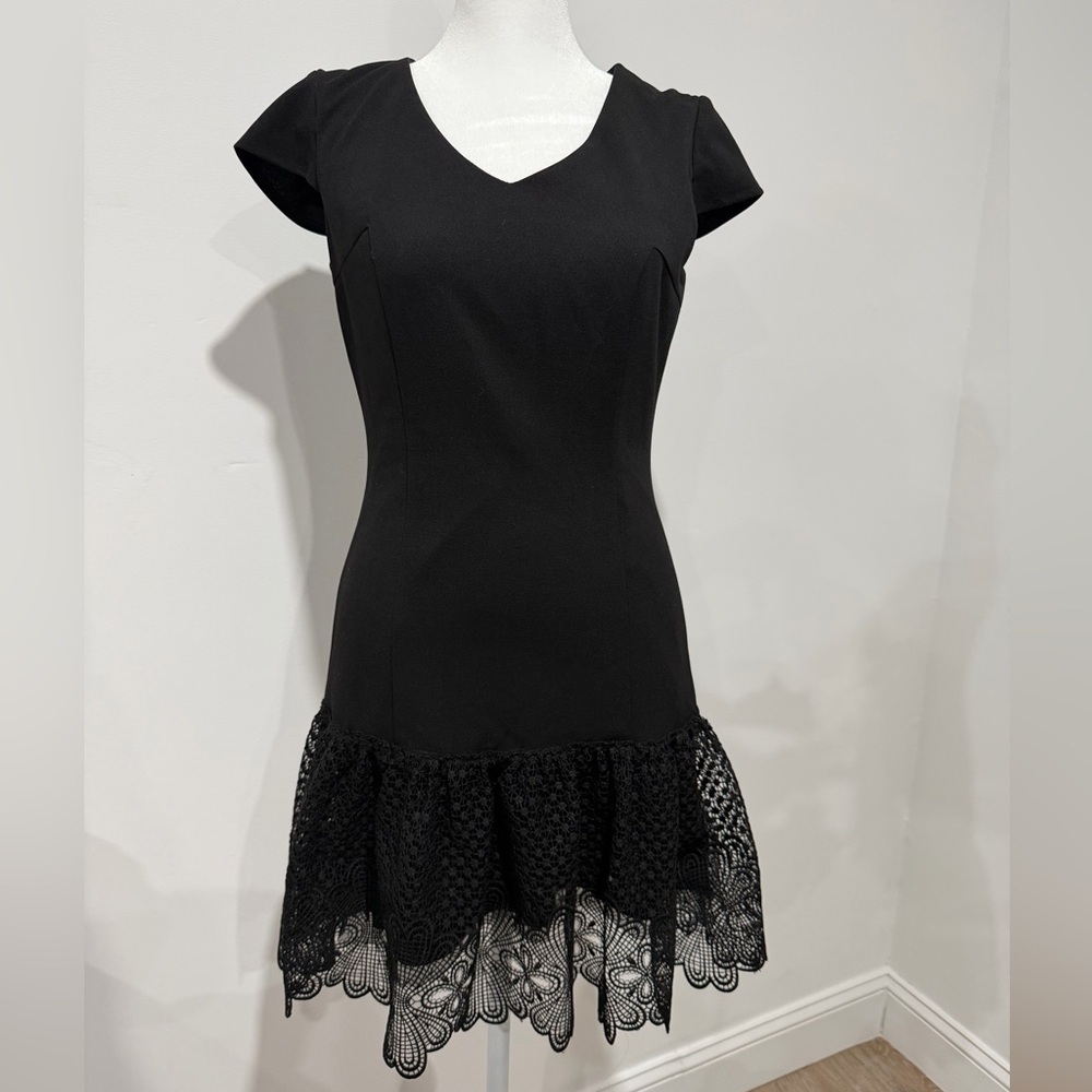 Julia Jordan Size 2 Black Cap Sleeve Sheath Dress